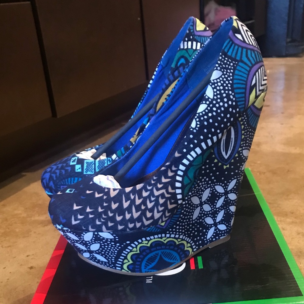 Bucco Printed Fabric Platform Wedges NEW